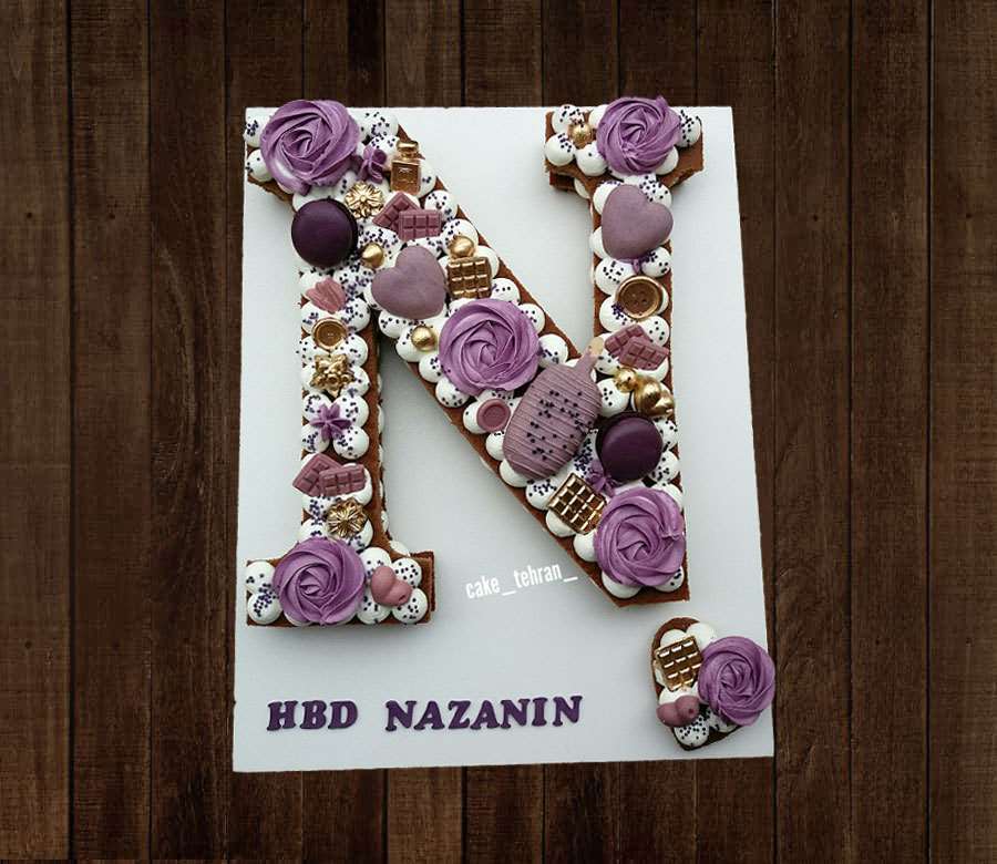 کیک حروف N (کیک سابله N) طرح گل و ماکارون