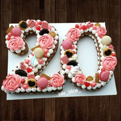 کیک عدد 20 (کیک سابله 20) طرح گل صورتی و ماکارون